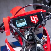 Chrono ! Chrono ! Chrono ! 

La mousse UP Design Moto possède désormais un chronomètre intégré pour connaitre au centième près ton temps au tour.

Retrouve la mousse de guidon UP avec chrono intégré dans la boutique UP Design.

#motocross 
#enduro